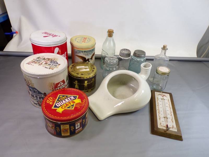 lot 55 image: Vintage lot with Ceramic Bed Pan