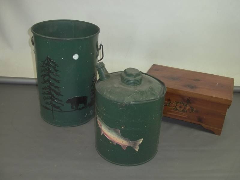 lot 71 image: Vintage Cabin Dcor