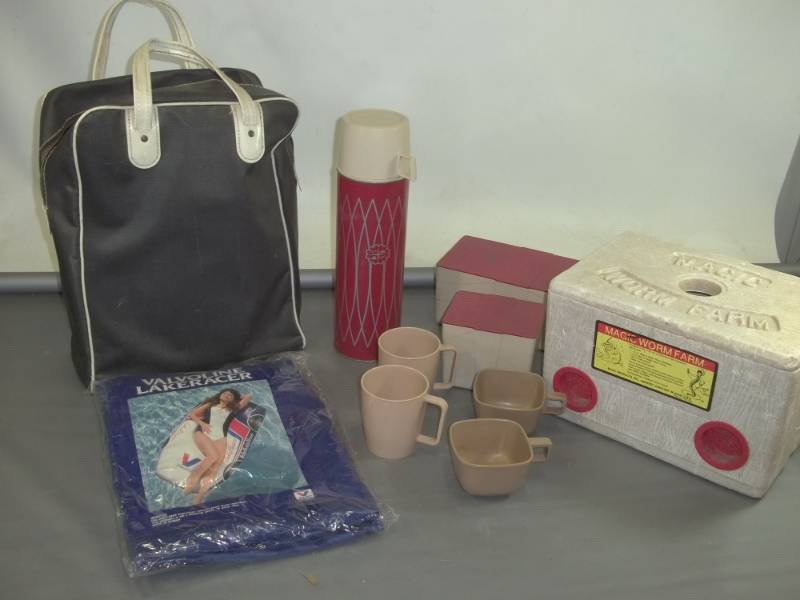 lot 72 image: Picnic Case with unused Valvoline lake racer floatie