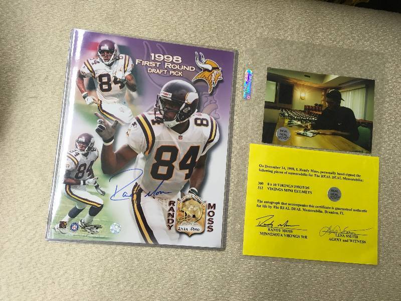 lot 42 image: Signed Randy Moss 8X10 Photo