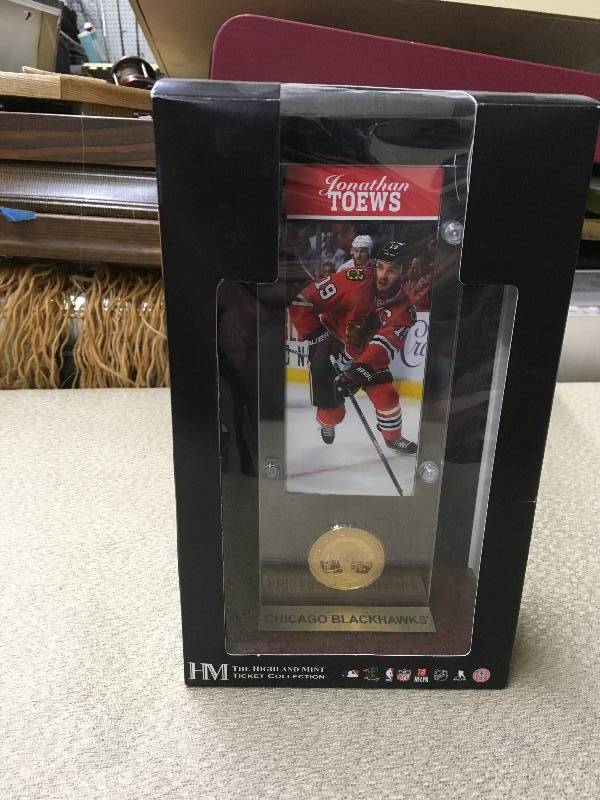 lot 58 image: Jonathan Toews Plaque