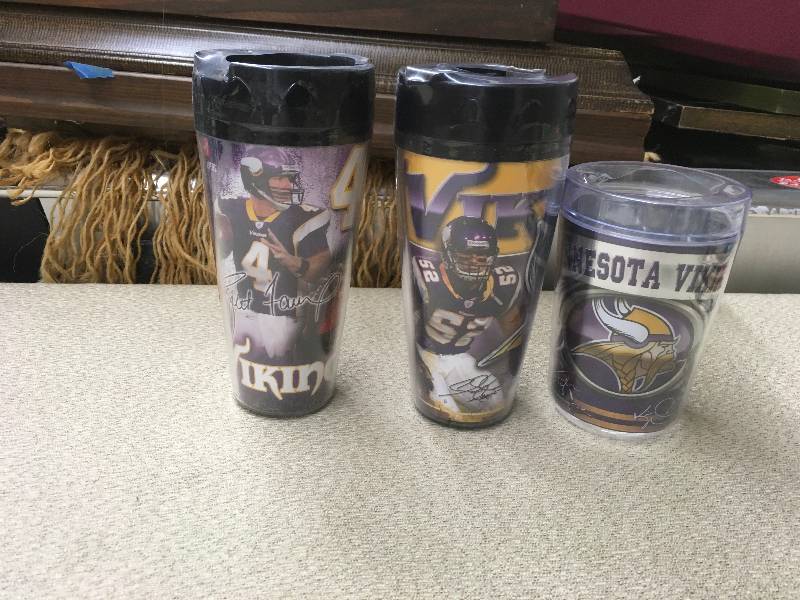 lot 81 image: Three Minnesota Vikings CupsTumblers - All Unopened