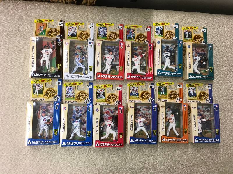 lot 86 image: Topps Action Flat Complete Baseball Set of 12