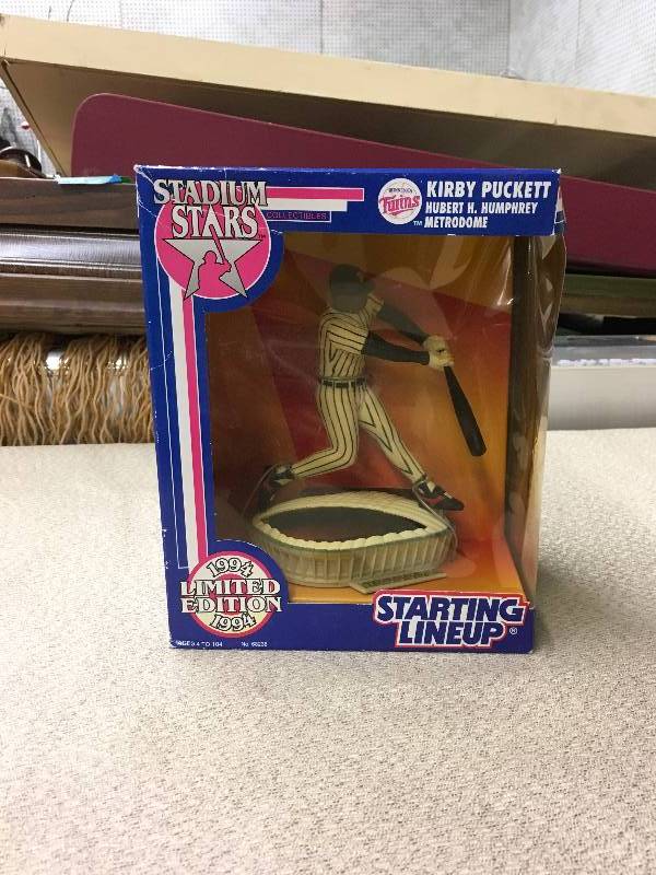 lot 9 image: 1994 Limited Edition Stadium Stars Kirby Puckett Hubert H. Humphrey Metrodome