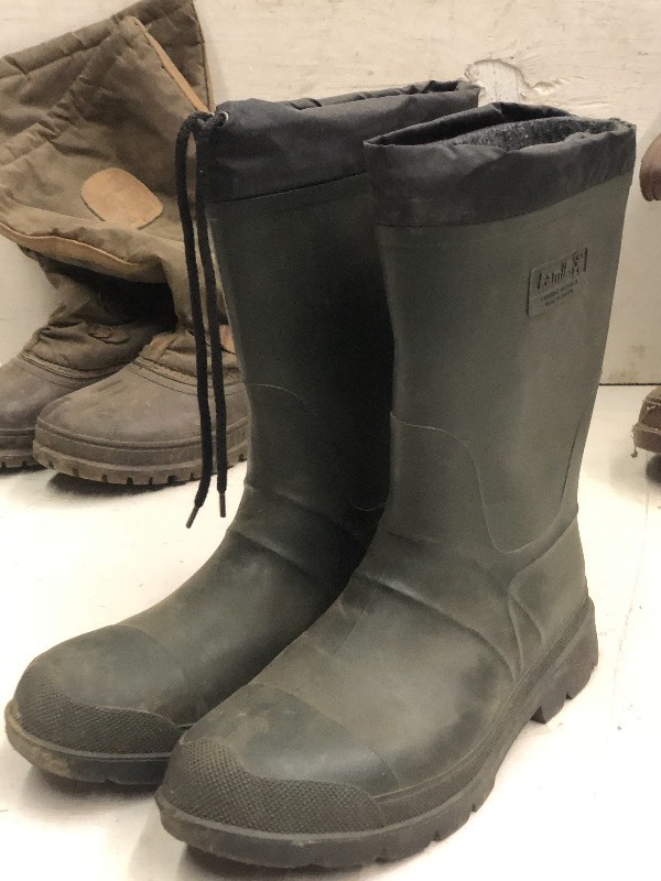 lot 34 image: (3) Pairs Of Mens Boots