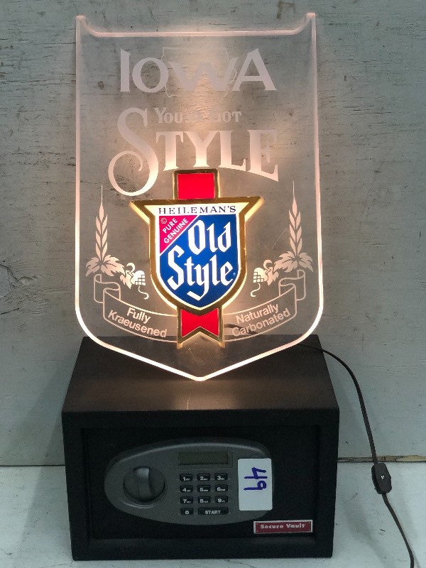 lot 49 image: Deck Top Personal Safe
