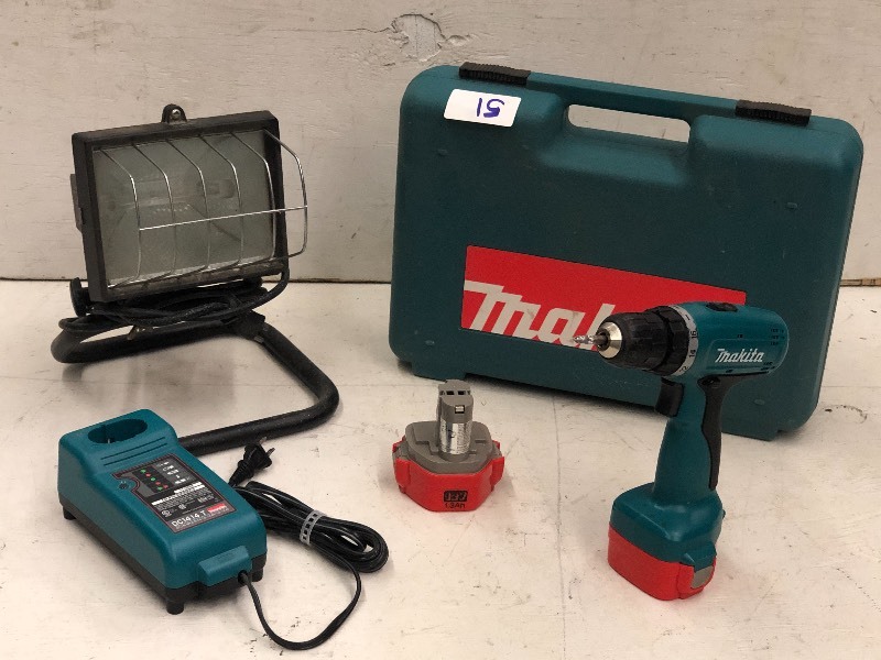 lot 51 image: Work Light & Makita Cordless Drill
