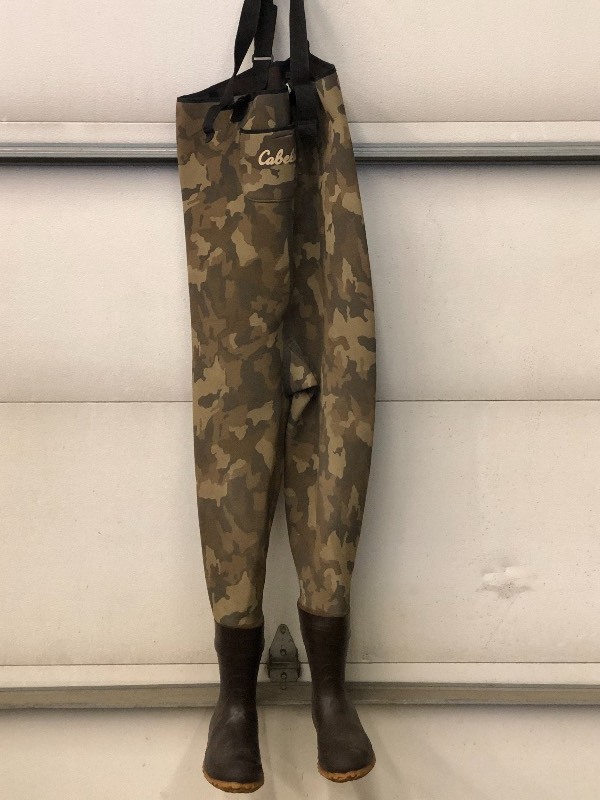 lot 66 image: Cabelas Hunting Waders