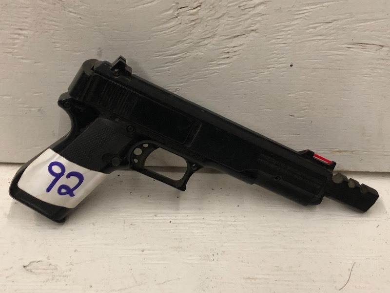 lot 92 image: Marksman BB  Pellet Pistol