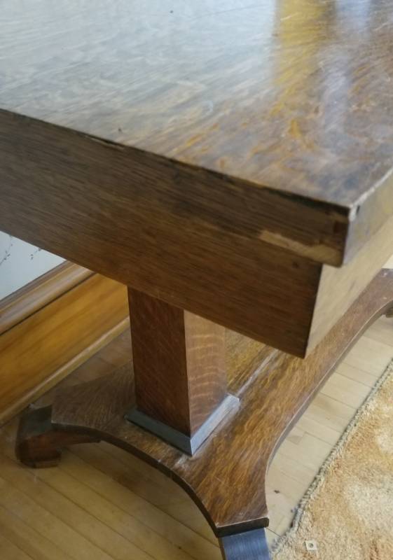 lot 4 image: Antique Tiger Walnut Veneer Craftsman Hawkeye Entry Table