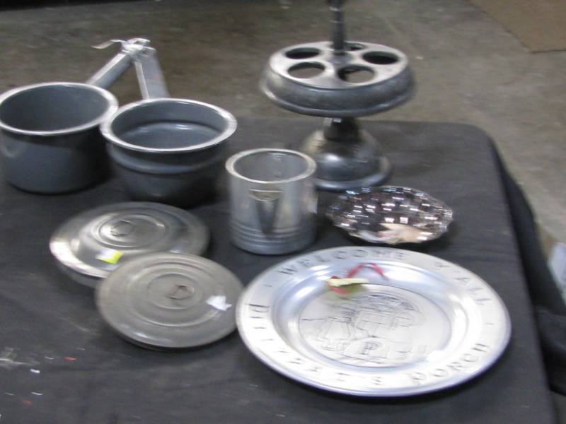 lot 25 image: Metal Ware