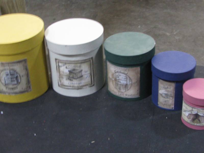 lot 28 image: Canister Set
