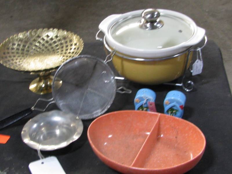 lot 35 image: Misc Housewares