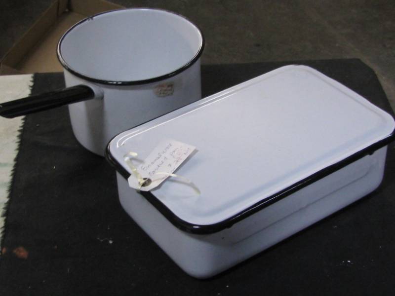 lot 55 image: Enamelware