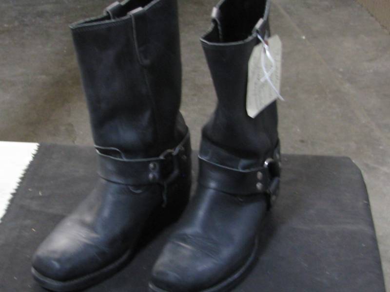 lot 60 image: Biker Boots