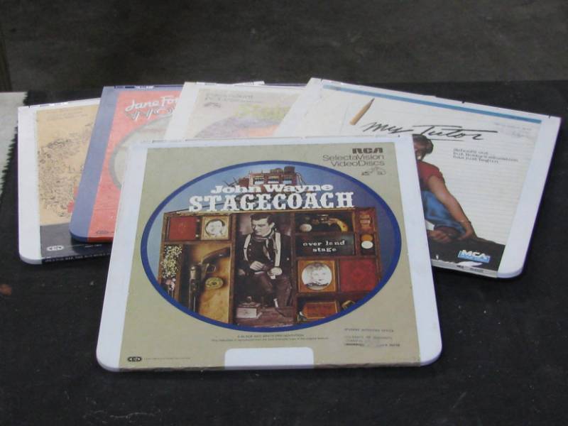 lot 120 image: Selectavision Video Disc Movies