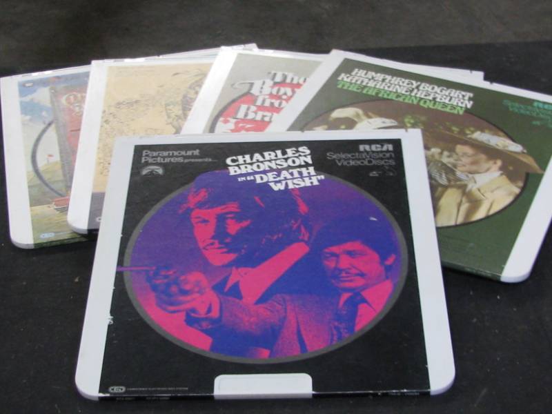 lot 121 image: Selectavision Video Disc Movies