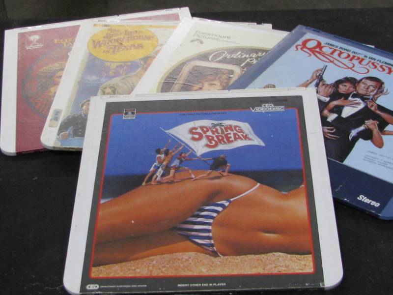 lot 123 image: Selectavision Video Disc Movies