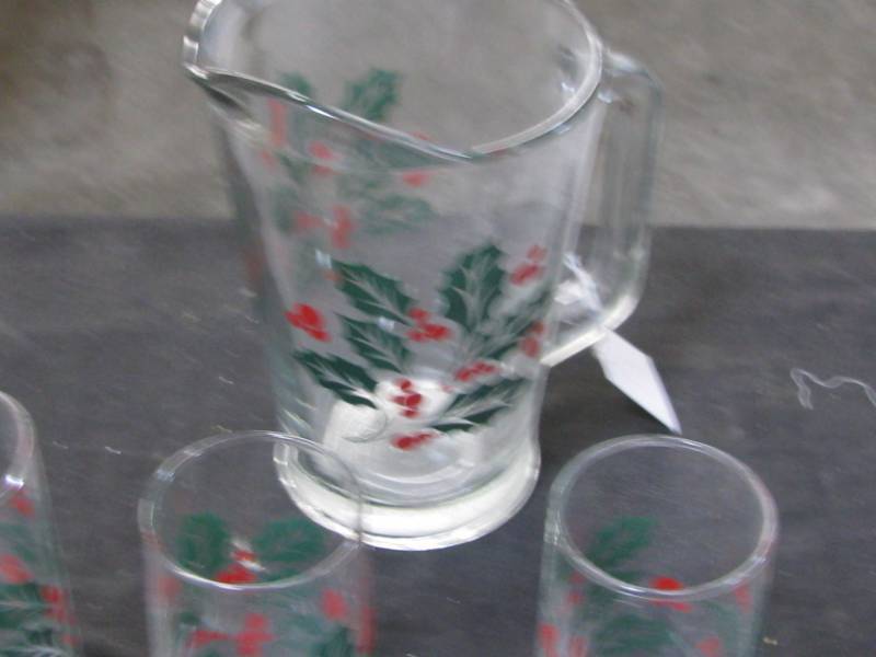lot 137 image: Pitcher & Tumbler Set