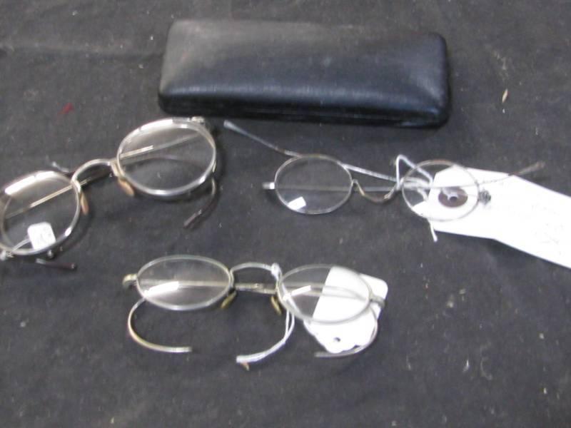 lot 147 image: Vintage Eye Glasses