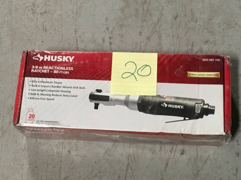 lot 20 image: Husky 80 ft.lbs. 38 in. Reaction-Less Ratchet in very good condition