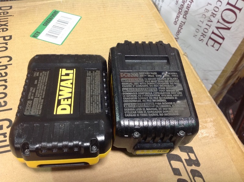 lot 105 image: Set of 1 DEWALT 20-Volt MAX XR Lithium-Ion Premium Battery 4.0Ah and 1 DEWALT 20-Volt MAX Lithium-Ion Compact Battery 2.0Ah in working conditions