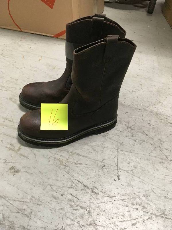 lot 16 image: Wolverine Mens Work Welt Size 12M Peanut Full-Grain Leather 10 in. Steel Toe Work Boot not used