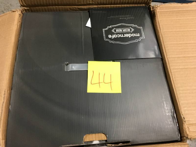 lot 44 image: modernhome Premium Digital Air Fryer (5.8 Qt.1700-Watt) in very good condition