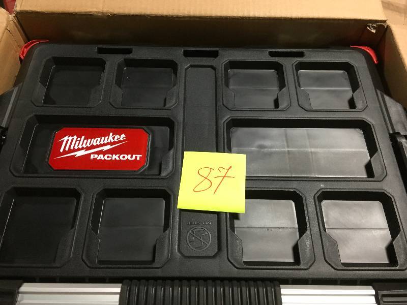 lot 87 image: Milwaukee PACKOUT 22 in. Large Tool Box in very good condition