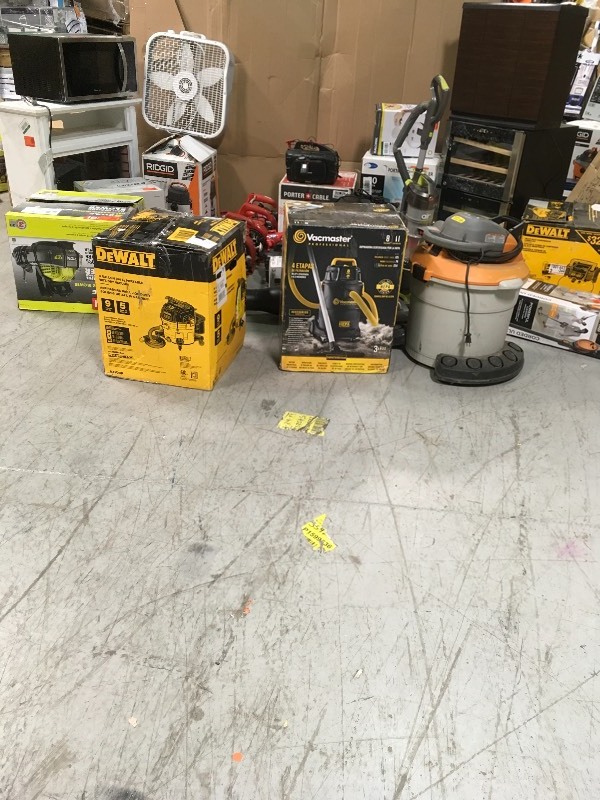 lot 9 image: Pallet of salvage tools for parts o repair