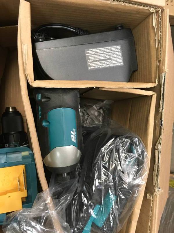 lot 23 image: Makita 18-Volt LXT Lithium-ion Brushless Cordless 2-Piece Combo Kit (Driver-Drill Impact Driver) 3.0Ah not used