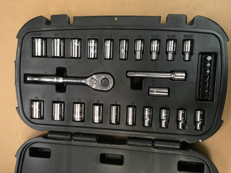 lot 25 image: Husky 14 in. Drive Ratchet SAEMetric Socket Set (30-Piece) in very  good condition