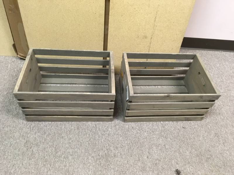 lot 73 image: Crates & Pallet Large Weathered Gray Wood Crate QTY 2 in very  good condition