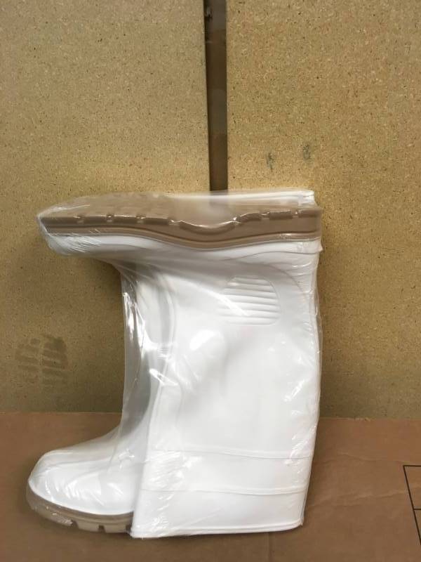 lot 89 image: PVC WHITE BOOTS WHITE WESTCHESTER SIZE 12 not used