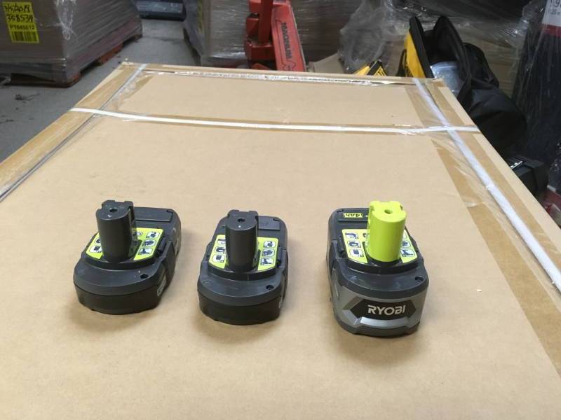 lot 93 image: LOT OF 3 RYOBI 18-Volt ONE Lithium-Ion Battery Pack 2.0 Ah (2-) PLUS RYOBI 18-Volt ONE Lithium-Ion Battery Pack 4.0 Ah (1) in very  good condition