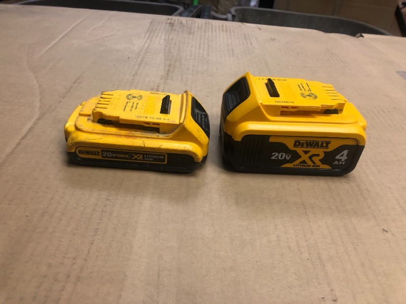 lot 115 image: Set of 1 DEWALT 20-Volt MAX XR Lithium-Ion Premium Battery 4.0Ah and 1 DEWALT 20-Volt MAX Lithium-Ion Compact Battery 2.0Ah in working conditions