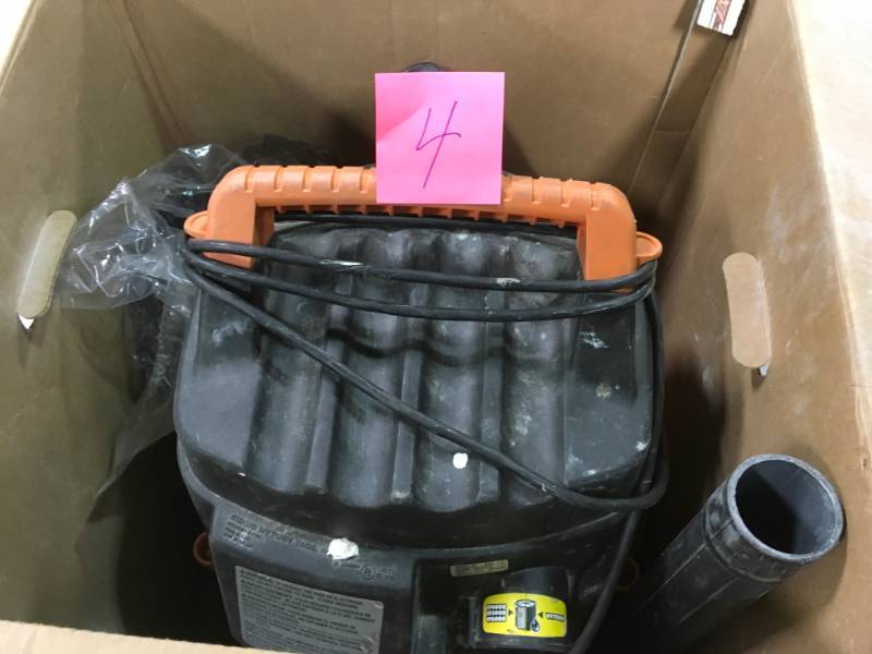 lot 4 image: RIDGID 14 Gal. 6.0-Peak HP Wet Dry Vac USED in good working condition