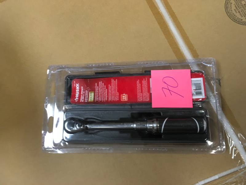 lot 70 image: Husky 14 in. Drive Torque Wrench