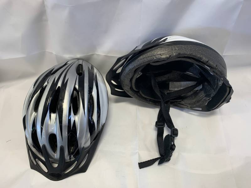 lot 9 image: Lot of 2 Bike Helmets