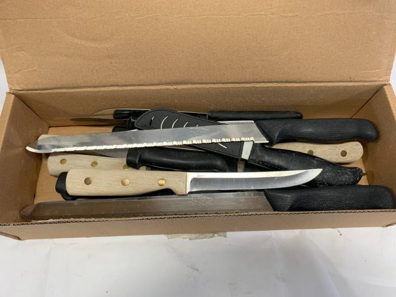 lot 33 image: Misc. Knife Set with Chicago Cutlery & Slices Perfect Knives