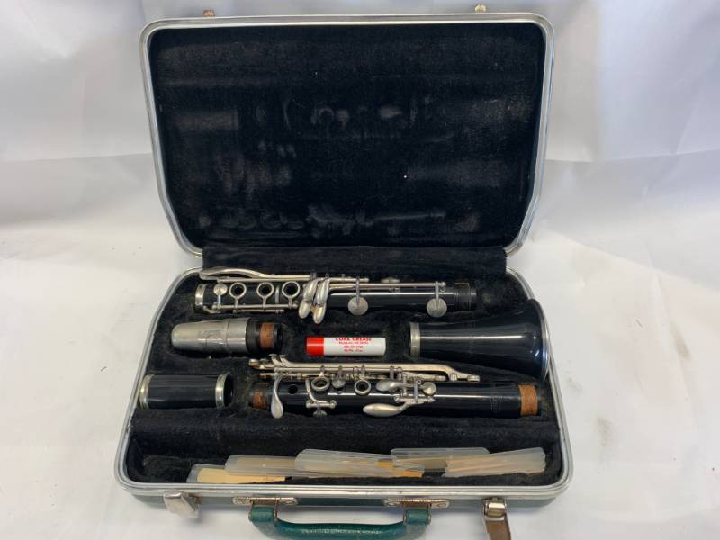 lot 42 image: Wurlitzer Clarinet Made in France