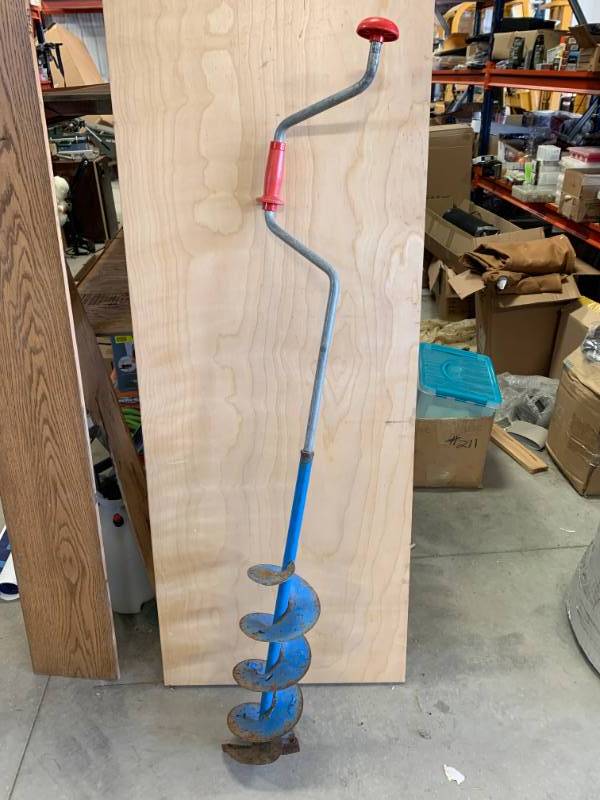 lot 72 image: Ice Auger
