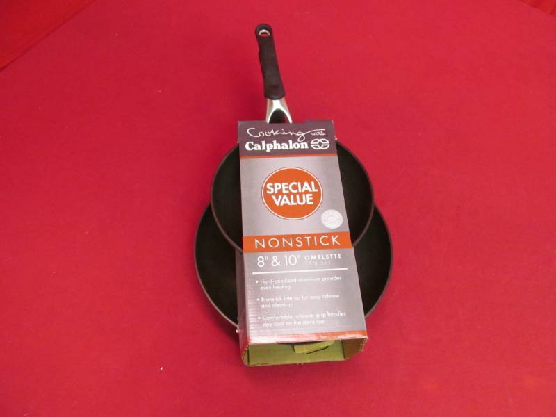 Calphalon 2  omelets pan set