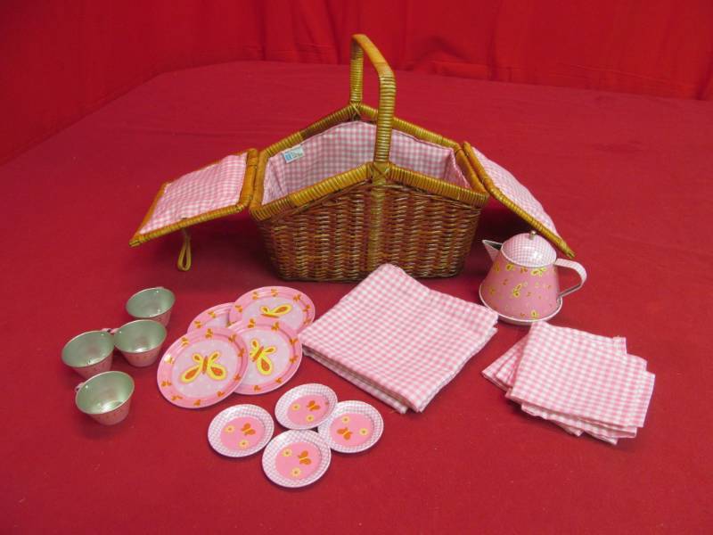vintage childs  play wonder picnic set