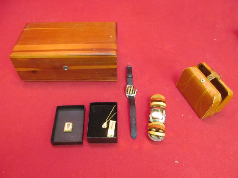 Lane cedar box,jewlery opal necklace