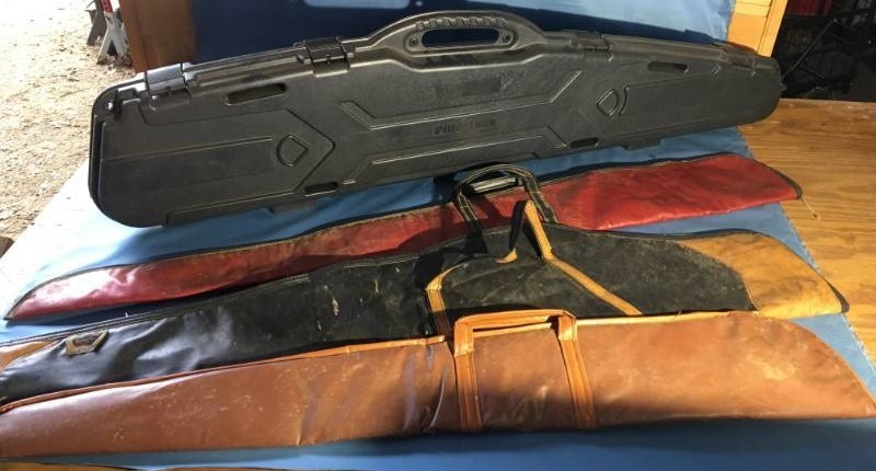 lot 15 image: 4 Gun Cases