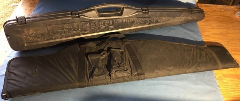 lot 17 image: 2 Gun Cases
