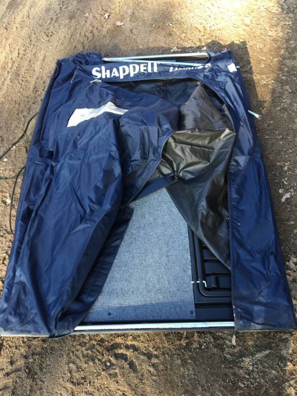 lot 36 image: Pop-up Ice Shelter