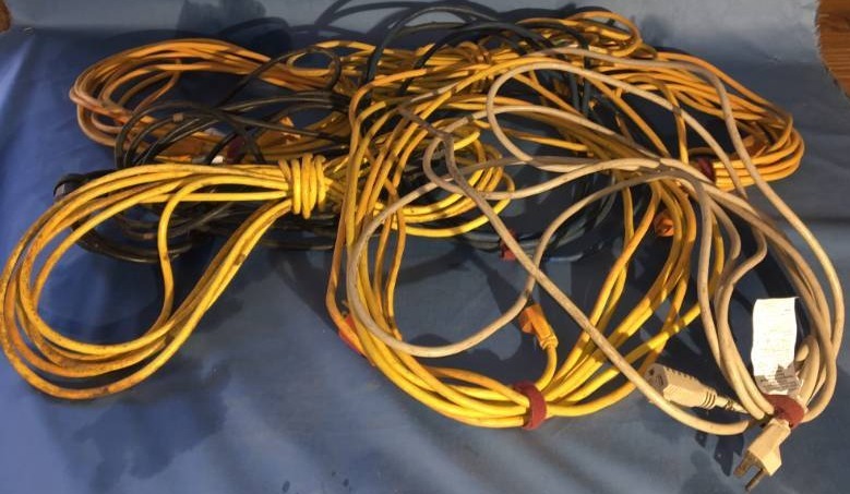 lot 72 image: Assorted Extension Cords