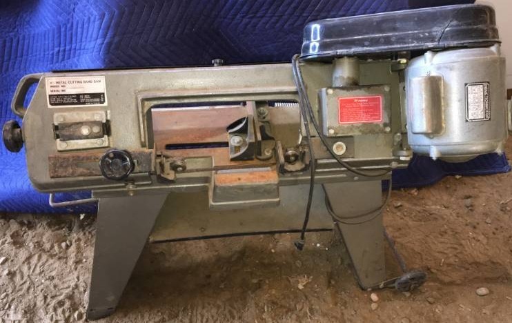 lot 12 image: Metal Band Saw